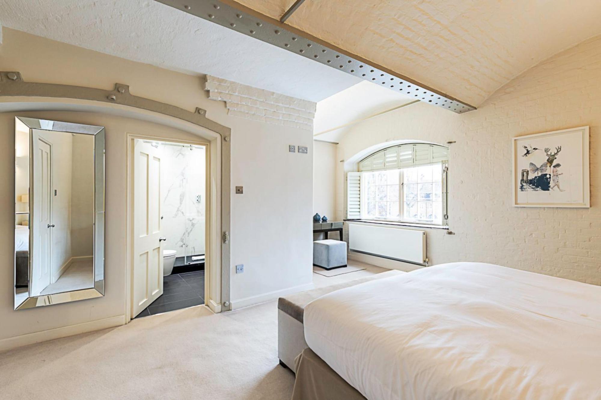 Charming In St Katharine Docks